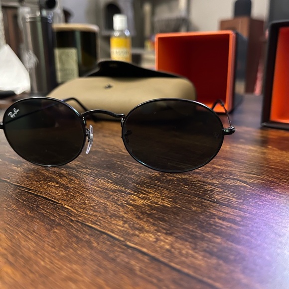 Ray Ban oval sunglasses - Picture 4 of 7